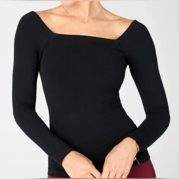 Fabletics Fitted Top With Square Neckline - Picture 1 of 4